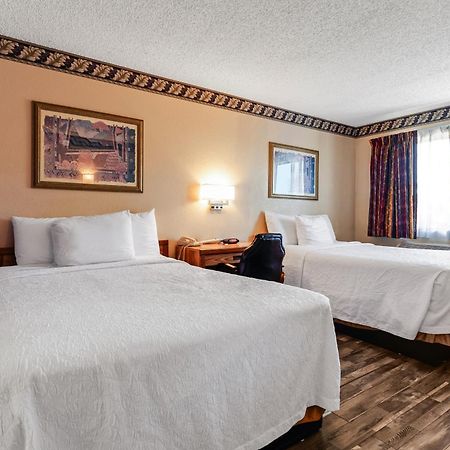Knights Inn Madera Extérieur photo