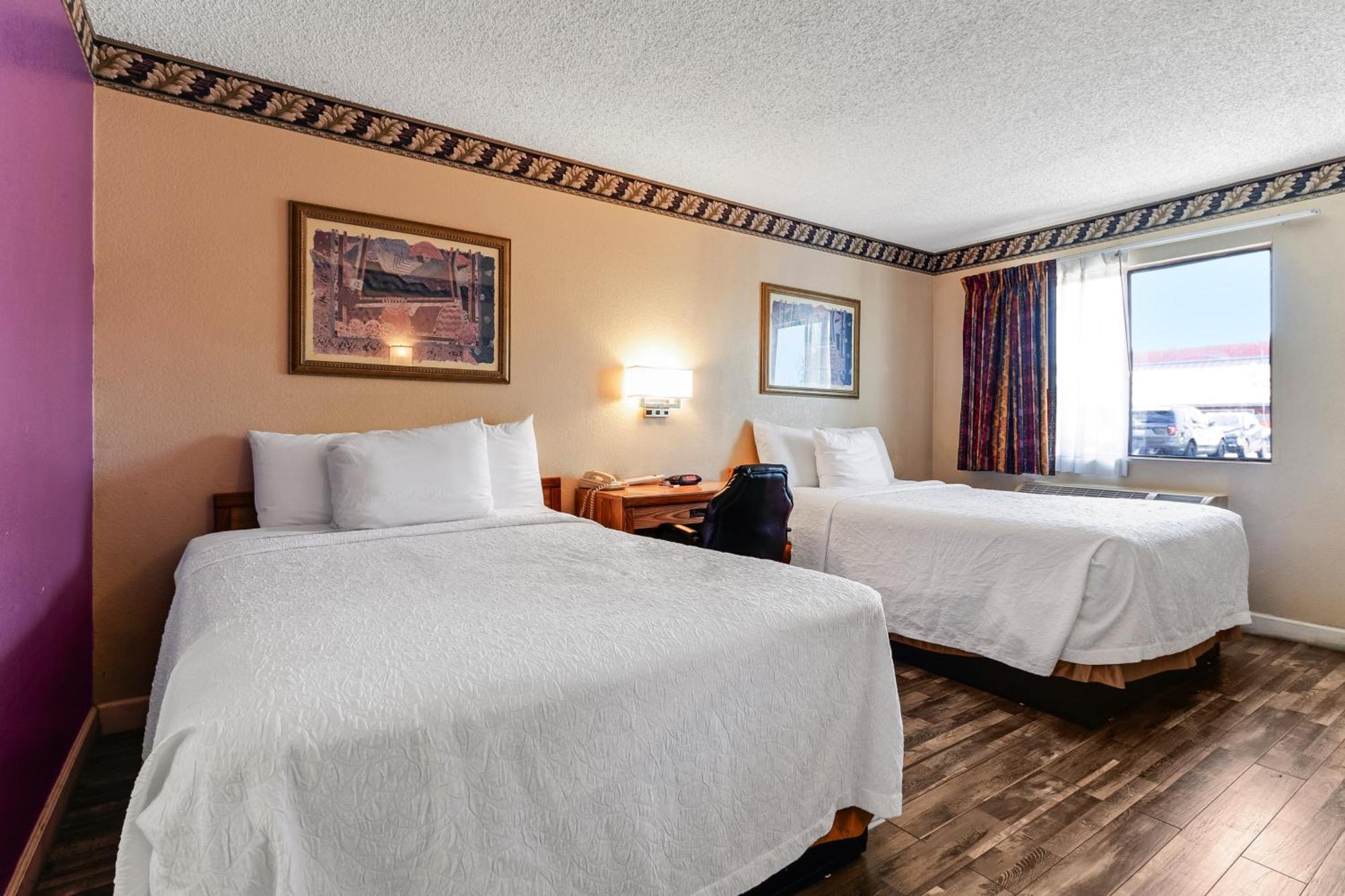 Knights Inn Madera Extérieur photo