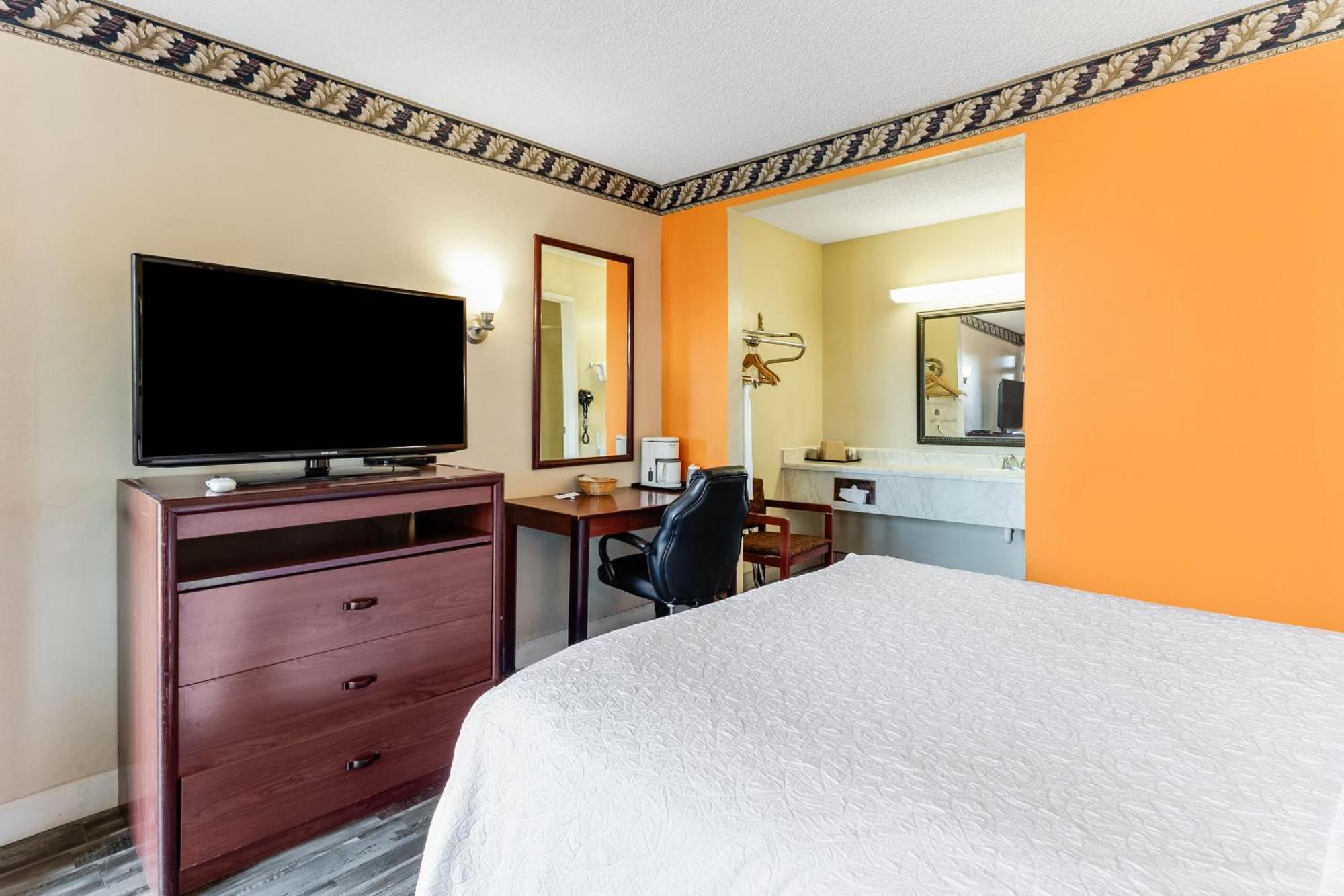 Knights Inn Madera Extérieur photo