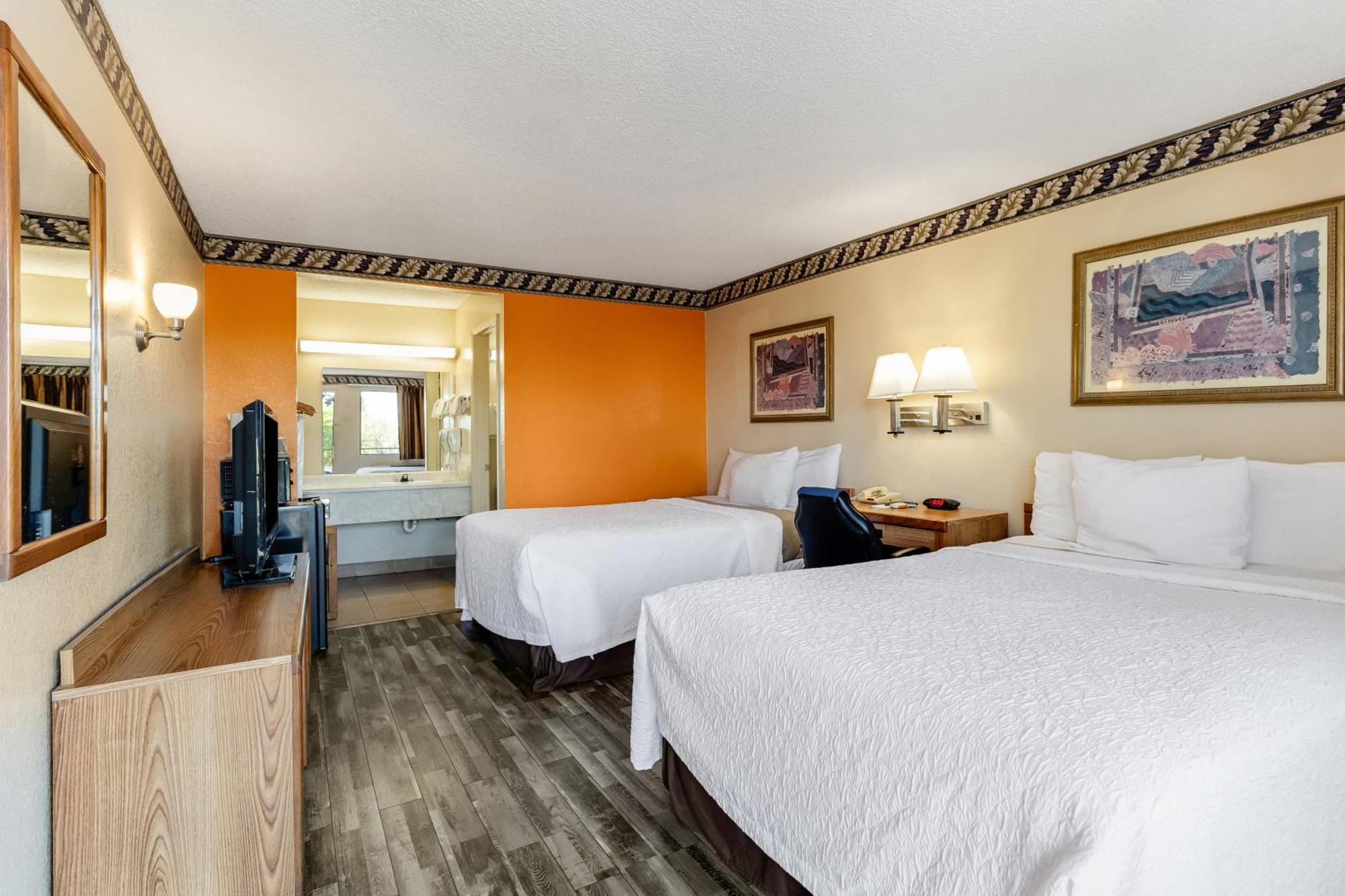 Knights Inn Madera Extérieur photo
